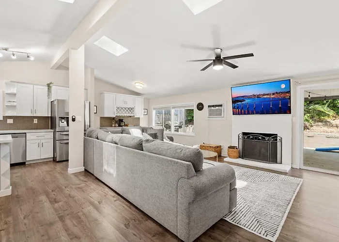 15 Min To Beach And Zoo - Hot Tub - Cozy Fire Villa Pit