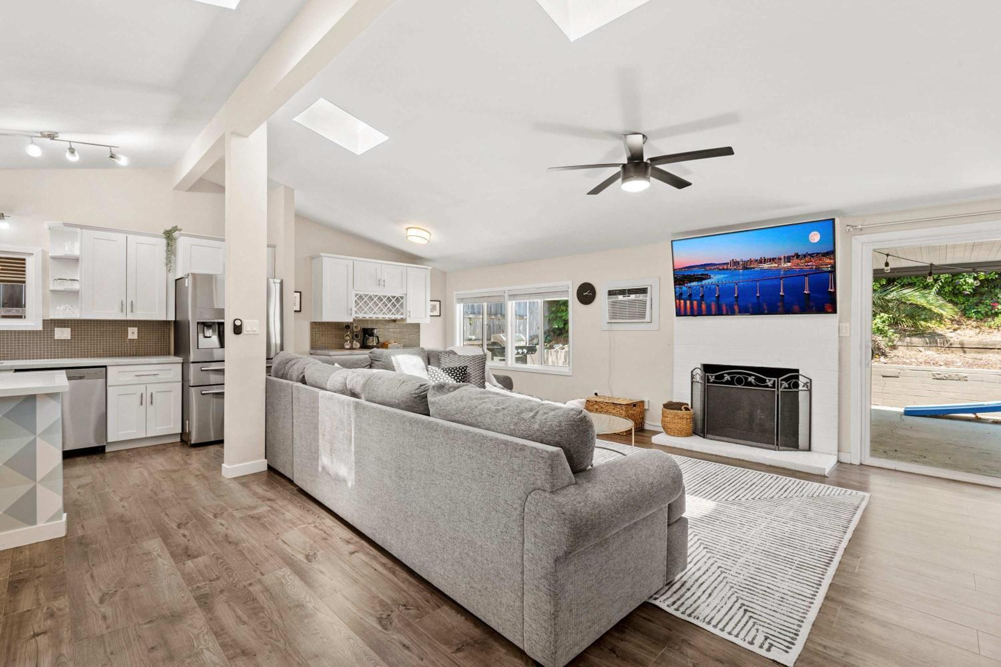Holiday home 15 Min To And Zoo - Hot Tub - Cozy Fire Pit San Diego