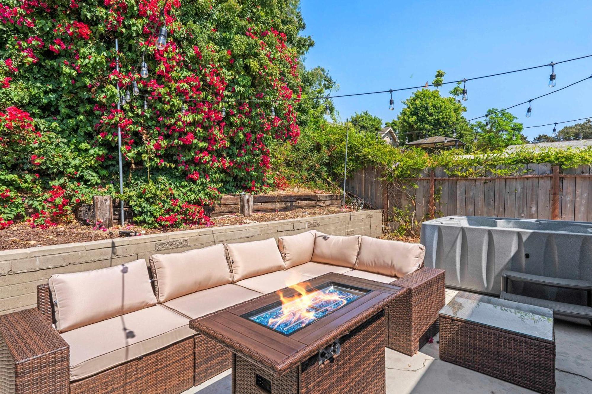 Holiday home 15 Min To And Zoo - Hot Tub - Cozy Fire Pit San Diego